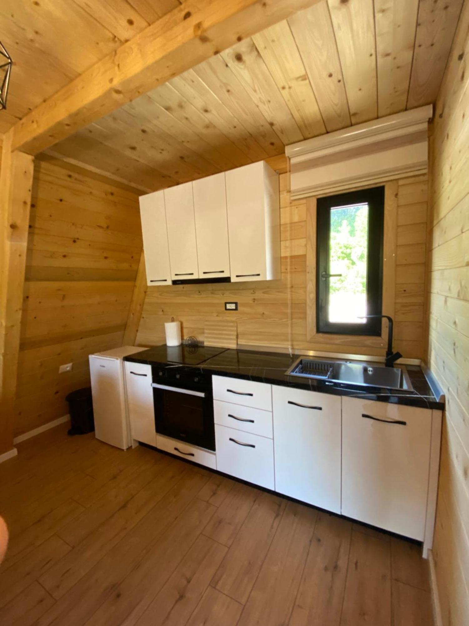 Monark Villas Shkodër Buitenkant foto