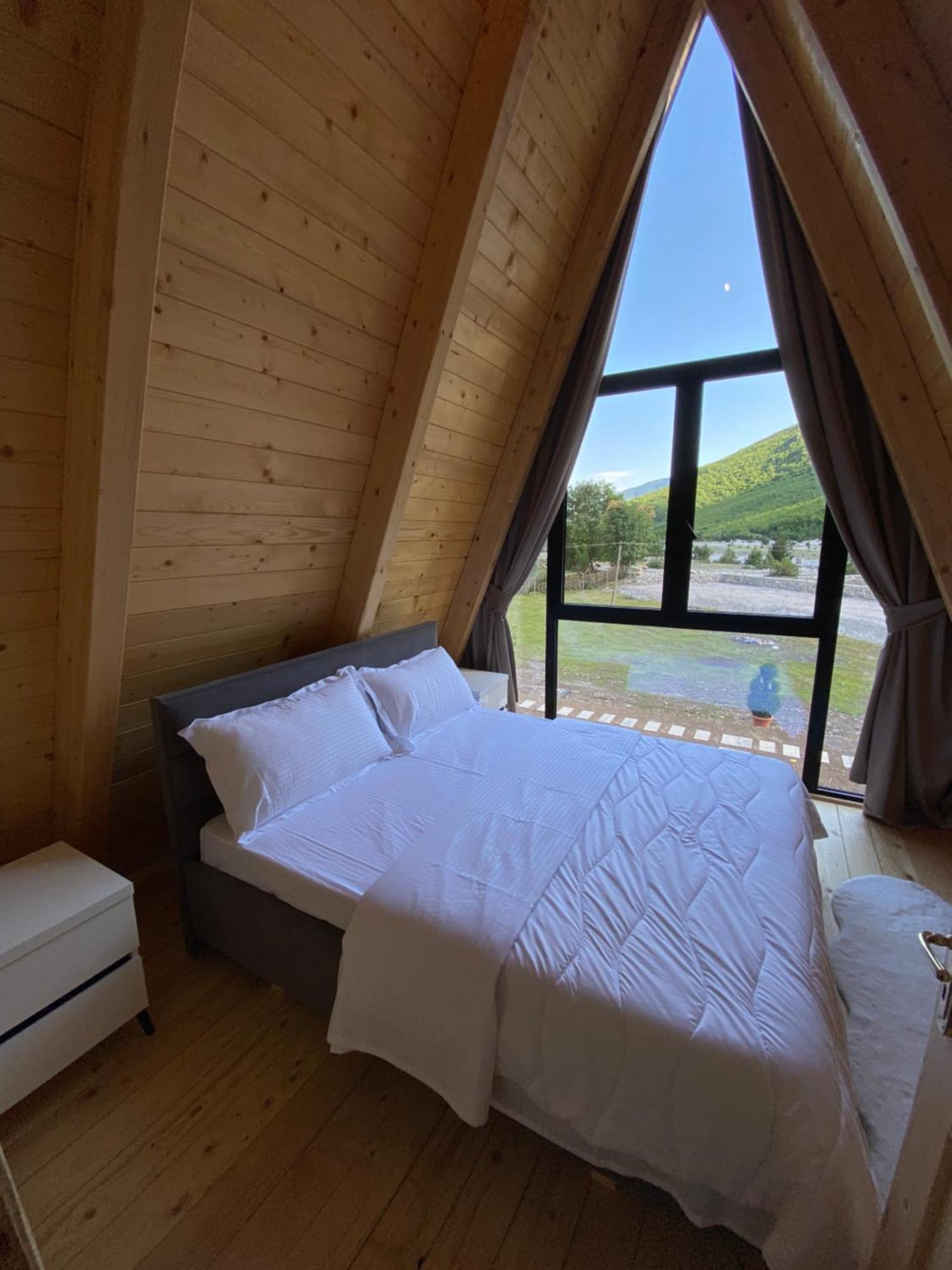 Monark Villas Shkodër Buitenkant foto